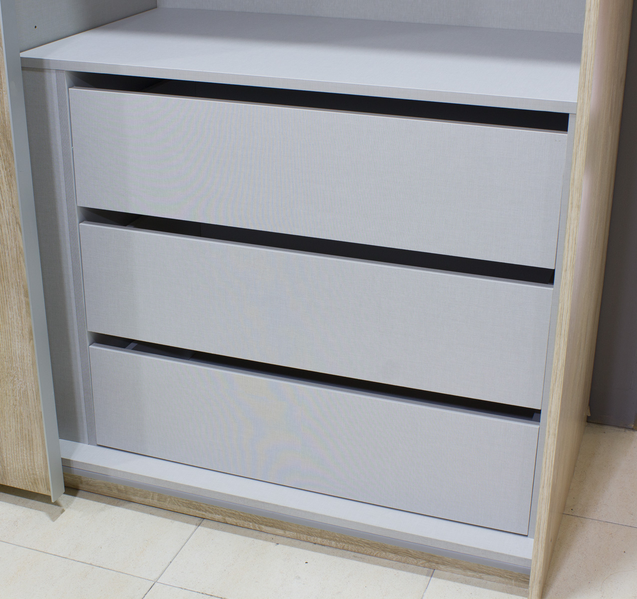 Cajonera 3 cajones en color blanco, acabado textil Rapimueble